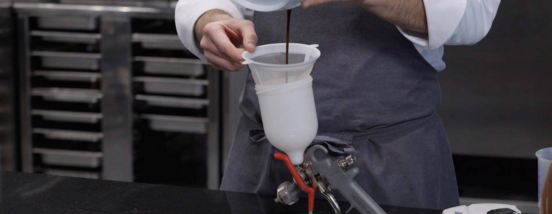 ¿Cómo pistolear chocolate?